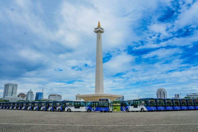 Tambah 200 Unit, Transjakarta Operasikan 300 Bus Listrik