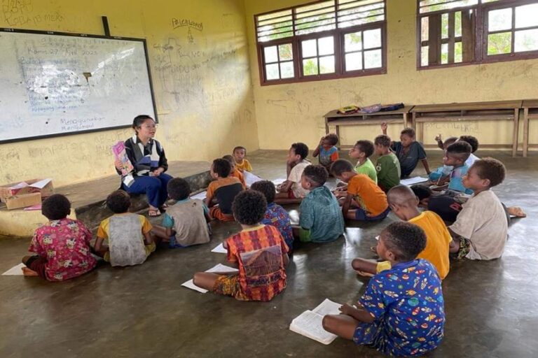 Sekolah Rakyat Jadi Prioritas! Prabowo Gelar Ratas untuk Percepat Program Pendidikan