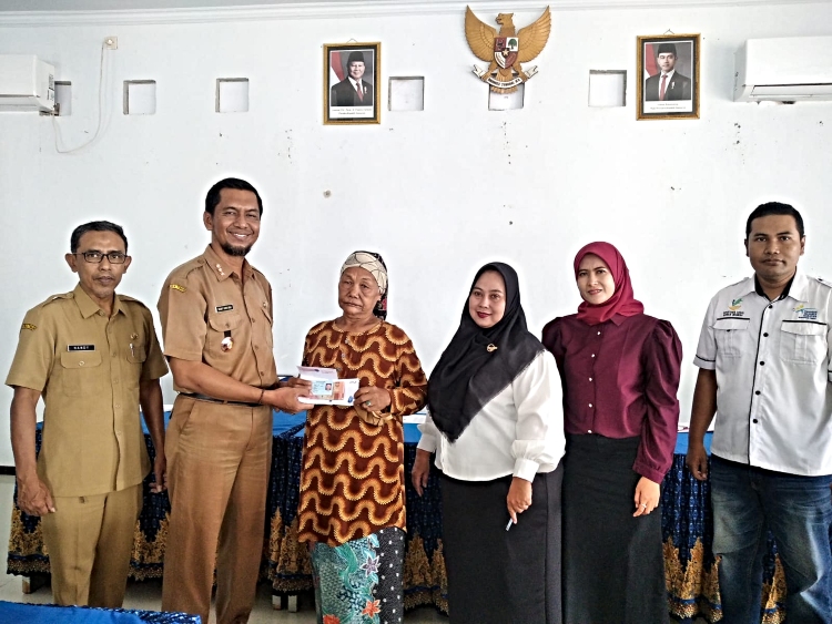 Bansos PKH Plus September 2025 Disalurkan di Jember, 50 KPM di Puger Terima Bantuan